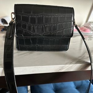 Black Handbag - crossbody
